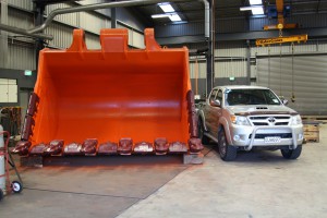 Hitachi EX3600 Bucket Rebuild